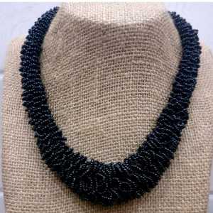 Collar llamativo de cuentas de semillas de madera en capas de bolas vintage hecho a medida con cuentas multicolores para reventa unisex - Product Image 2