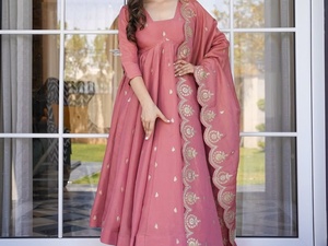 Ensemble Kurta Anarkali brodé rose de luxe Unity avec dupatta, vêtements ethniques haut de gamme pour femmes - Product Image 3