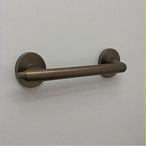 Tirador de puerta CrownGlide Estate Imperial Elegance, tirador de puerta de latón macizo con acabado dorado antiguo para interiores Premium - Product Image 5