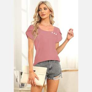 เสื้อยืดผู้หญิงสีพื้น ระบายอากาศได้ดี แขนปกติ สำหรับฤดูร้อน แฟชั่นลำลอง ทรงพอดีตัว คอเหลี่ยม แต่งกระดุม - Product Image 4