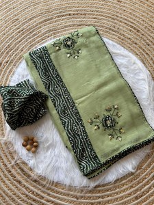 Sari Festivo de Estilo Cultural Gujarati, Fácil de Usar, con Trabajo de Espejo y Lentejuelas, al Mejor Precio de Mayoreo - Product Image 3