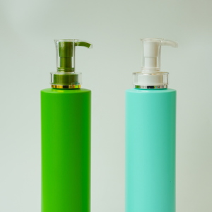 ขวดเปล่าพลาสติก HDPE 800มล. ของโรงงานในเวียดนามรูปทรงแบนพร้อมปั๊มโลชั่นสำหรับทำความสะอาดผิวหน้าและบรรจุภัณฑ์แชมพู - Product Image 6