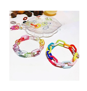 Pulsera de resina redonda informal Diseño de moda multicolor Pulsera de cadena de eslabones cubanos largos brillantes Productos al por mayor - Product Image 3