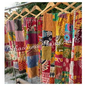 Bufanda de retazos de algodón para mujer hecha a mano, abrigo Kantha Vintage indio para cabeza y cuello, accesorio de invierno reciclado - Product Image 4