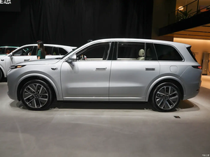 2024 LIXIANG Leading Ideal L9 Hybrid Electric SUV Ultra Range avec boîte de vitesses automatique 4 sièges Véhicules électriques à autonomie étendue - Product Image 5
