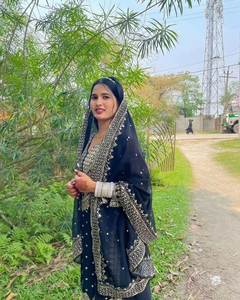 Ensemble de costume Radiance pour femme avec pantalon de travail à paillettes et Dupatta assorti nouveau design de style Bollywood pour les fêtes - Product Image 1