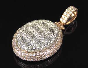 Pendentif Hip Hop en argent sterling plaqué or avec diamants ronds en moissanite entièrement sertis de luxe personnalisé pour hommes, pour les fêtes - Product Image 4