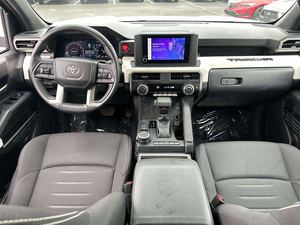 รถกระบะโตโยต้า ทาโคมา TRD ออฟโรด ปี 2024 ไมล์น้อย เกียร์อัตโนมัติ - Product Image 5