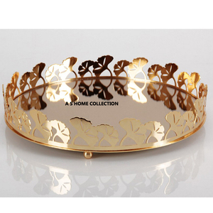 Plateau de service décoratif de luxe en acier inoxydable et laiton avec poignée en forme de fleur pour mariage - Product Image 4