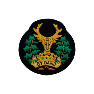 Insignias cómodas de chaqueta dorada de la mejor calidad, insignias de cresta de lingotes bordadas a mano con bordado de alambre - Product Image 3