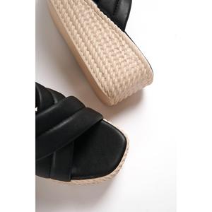 JOYMÄ ° X Talons bas Confortable Talon compensé Semelle orthopédique Look paille Pantoufles pour femmes KT Noir - Product Image 5