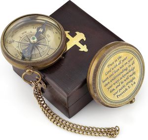 Boussole en bois « Dieu est mon guide » avec boîte de présentation, gravée et peinte, avec versets bibliques, cadeau religieux pour hommes, femmes, baptême - Product Image 1