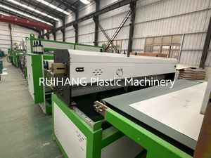 Ligne d'extrusion pour la fabrication de plaques alvéolaires en plastique PP pour coffrage, machines et équipements d'extrusion plastique - Product Image 3