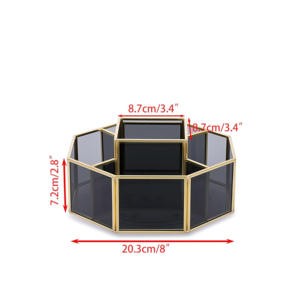 ที่ใส่อุปกรณ์แต่งหน้าและเครื่องสำอางของตกแต่งบ้านที่ใส่ทองเหลืองและแก้วสำหรับจัดเก็บและจัดแสดง - Product Image 3