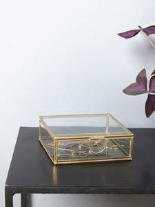 Boîte à bijoux élégante en métal et en verre, idéale pour présenter, organiser et conserver des collections de bijoux raffinés - Product Image 2