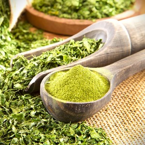 Poudre de feuille de Moringa séchée par emballage en vrac de style naturel un produit sain de légumes secs - Product Image 1