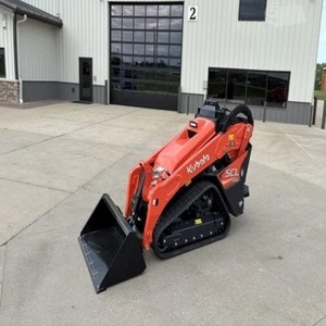 รถตักล้อยางขนาดเล็ก KUBOTA SCL1000 สมรรถนะสูง เครื่องยนต์ Kubota รับน้ำหนักได้ 4 ตัน กำลัง 70 กิโลวัตต์ พร้อมเกียร์บ็อกซ์คุณภาพสูง ราคาประหยัด - Product Image 1