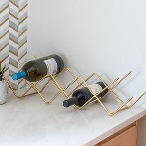 Handgemaakte Stijlvolle Ijzeren Flessenstandaard Met Antiek Ontwerp, Ideaal Voor Thuiskeuken Of Rustieke Trouwtafel - Product Image 2