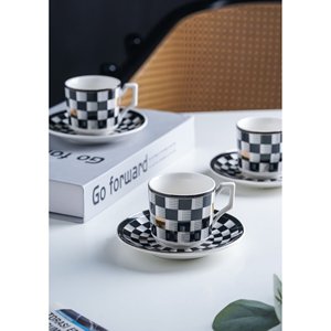 Set di tazze da caffè in porcellana a righe a scacchi per sei