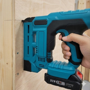 Cloueuse à air comprimé sans fil 20V polyvalente pour le bois contreplaqué, les charpentes et la construction commerciale - Product Image 3