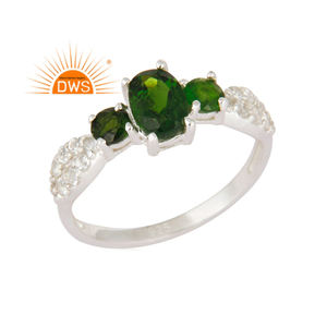 แหวนเงินแท้สเตอร์ลิงประดับด้วยคริสตัลไดโอไซด์ธรรมชาติและโทแพซสีขาว งานฝีมืออินเดีย ผู้ผลิตเครื่องประดับสั่งทำพิเศษ - Product Image 1