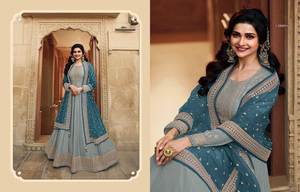 Salwar avec stole en soie banarasi et viscose, imprimé numérique, manches 3/4, design tendance, pour les actrices les plus belles - Product Image 4