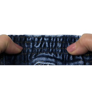 Pantalones cortos de mezclilla para hombre logotipo personalizado impreso tela transpirable verano OEM ropa streetwear estilo con opciones de etiqueta privada - Product Image 5