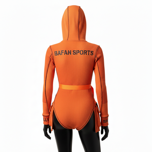 ชุดว่ายน้ำผู้หญิงคุณภาพสูง ผ้าริบไนลอนผสมสแปนเด็กซ์ สีส้มไหม้ แต่งแถบสีตัดกัน พิมพ์ลายโลโก้ - Product Image 2