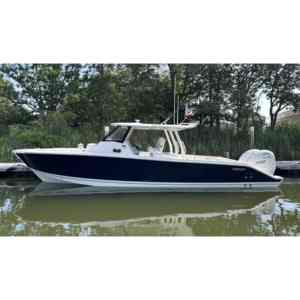 Bote Premium Pursuit S 358 2026 para Entusiastas de Deportes Acuáticos - Product Image 6