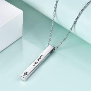 Collana con Ciondolo a Croce Cristiana in Acciaio Inossidabile ARNAN, Gioiello Ispirazionale con Finitura Lucida per Donne e Uomini - Product Image 3