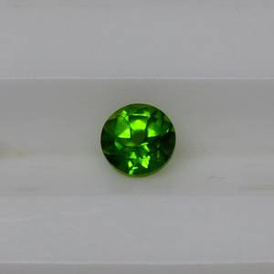 ทรงเหลี่ยมเพชรพลอยตัด 100% ธรรมชาติสีเขียว Chrome Diopside หินอัญมณีมีค่าสําหรับทําเครื่องประดับในราคาไม่แพง OEM จํานวนมาก - Product Image 2