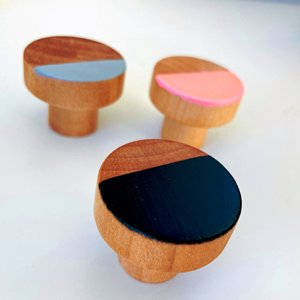 ลูกบิดหินอ่อนสีดำทรงสี่เหลี่ยมผืนผ้าดีไซน์แสง1ชิ้นพร้อมรูปทรงสีตามสั่งขนาดผลิตในอินเดีย - Product Image 3