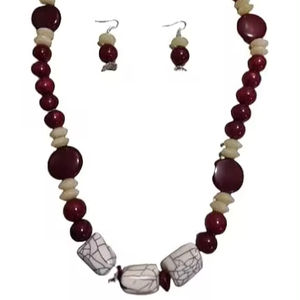 Collar de resina de diseño Vintage moderno para mujer, nueva cadena de cuerda de moda, joyería para ropa de fiesta de boda disponible para la venta - Product Image 1