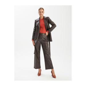 เสื้อแจ็คเก็ตหนังเทียมผู้หญิงแบบมีเข็มขัด - Product Image 2