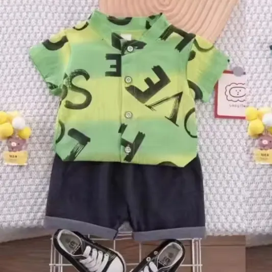 ベストセールアルファベットスタイルの男の子服セットカジュアルルック6ヶ月から2歳のトレンディなパターン