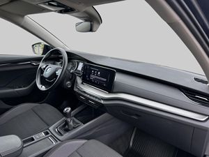 SE VENDE OCTAVIA ESTATE 2022 USADO EN BUEN ESTADO, BAJO KILOMETRAJE, MOTOR EN BUEN ESTADO, SENSOR DE LUZ - Product Image 2