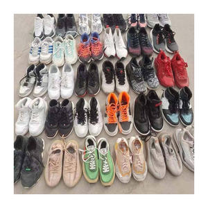 Stock de baskets basses pour hommes et femmes Chaussures de basket-ball de course à pied en cuir confortables et respirantes Prix bon marché - Product Image 1