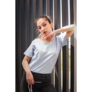 Camiseta monocromática azul cielo para ella - Product Image 5