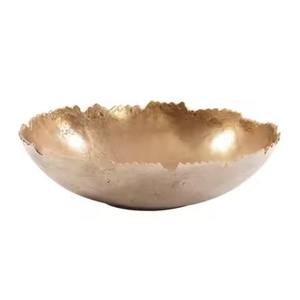 Bol de service en cuivre poli pour la décoration intérieure traditionnelle et les fêtes, bol durable fait à la main et respectueux de l'environnement - Product Image 5