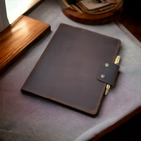 Couverture de journal en cuir véritable de haute qualité, sur mesure, style rétro, pour voyage, avec couture filée, logo personnalisé, marque personnalisée, vente en gros