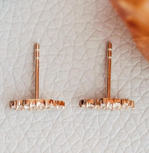 ต่างหูเม็ดกลมสีทองแบบคลับเตอร์สำหรับผู้หญิงต่างหูทรงเรขาคณิตสไตล์อาร์ตเดคโคที่ได้รับแรงบันดาลใจจากกระดุมทองเม็ดกลมๆ - Product Image 4