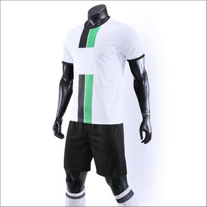 ชุดฟุตบอลผู้ใหญ่ เสื้อฟุตบอล ชุดยูนิฟอร์ม โพลีเอสเตอร์ 100% แห้งเร็ว สำหรับฤดูร้อน โลโก้ด้านหน้า ปรับแต่งชื่อทีมได้ ชุดฝึกซ้อม คอวี แขนครึ่งตัว - Product Image 5