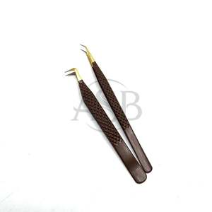 Pinzas para Extensión de Pestañas de 90 Grados y Pinzas de Aislamiento de 45 Grados, Color Marrón Dorado, con Impresión de Logotipo Personalizado - Product Image 1
