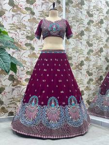 Designer Pure Georgette Lehenga Choli en séquence de broderie fantaisie de style pakistanais pour les demoiselles d'honneur mariage en soie - Product Image 4