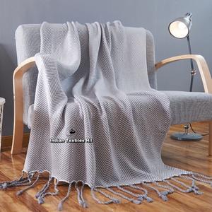 Manta de tiro de algodón de diseñador de lujo, ropa de cama de diferentes diseños decorativos indios para uso doméstico de invierno de la India por ITHL - Product Image 3