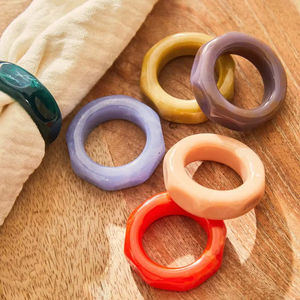 Ensemble de Cadeaux de Luxe Faits Main en Résine Décorative Premium pour Serviettes de Table – Idéal pour Mariages et Fêtes, Décoration de Table Durable et Écologique - Product Image 1