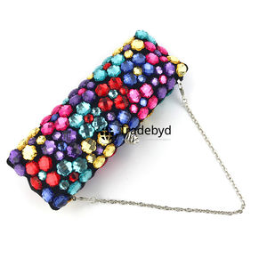 Pochette de broderie tendance pour les occasions festives par Tradebyd - Product Image 3