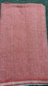 Manta de Cachemira cómoda de varios tamaños de fabricante indio que combina 30% Lana, 70% acrílico para proyectos de moda elegante y acogedores para el hogar - Product Image 4