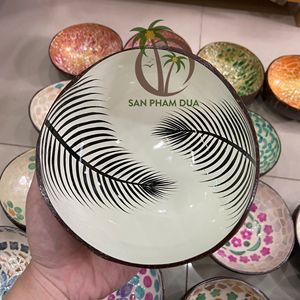 Wholesale Colorful Coconut Shell Lacquer Bowl From Vietnam Home Decoration Colored Lacquer Bowl - Product Image 1