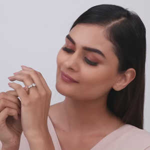 Anushka Sharma Inspiration Vintage Bague à la mode Placage 18K Taille ajustable Incrustation en cuivre et alliage - Product Image 3